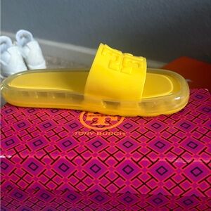 TORY BURCH Bubble Jelly Slides in Citrus Yellow